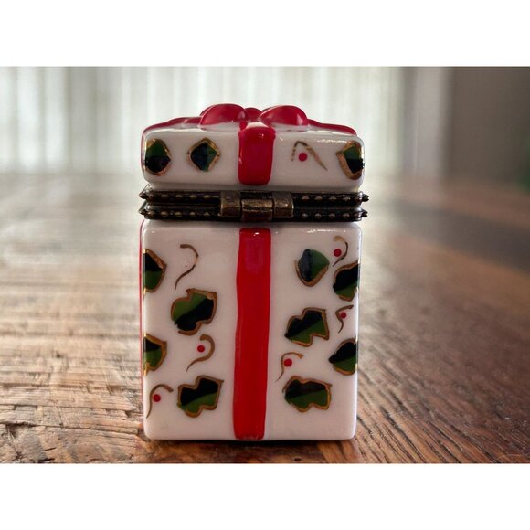 Hand-Painted Ceramic Gift Box Trinket With Red Bow & Holly Design Hinged Lid Jew - Picture 3 of 9